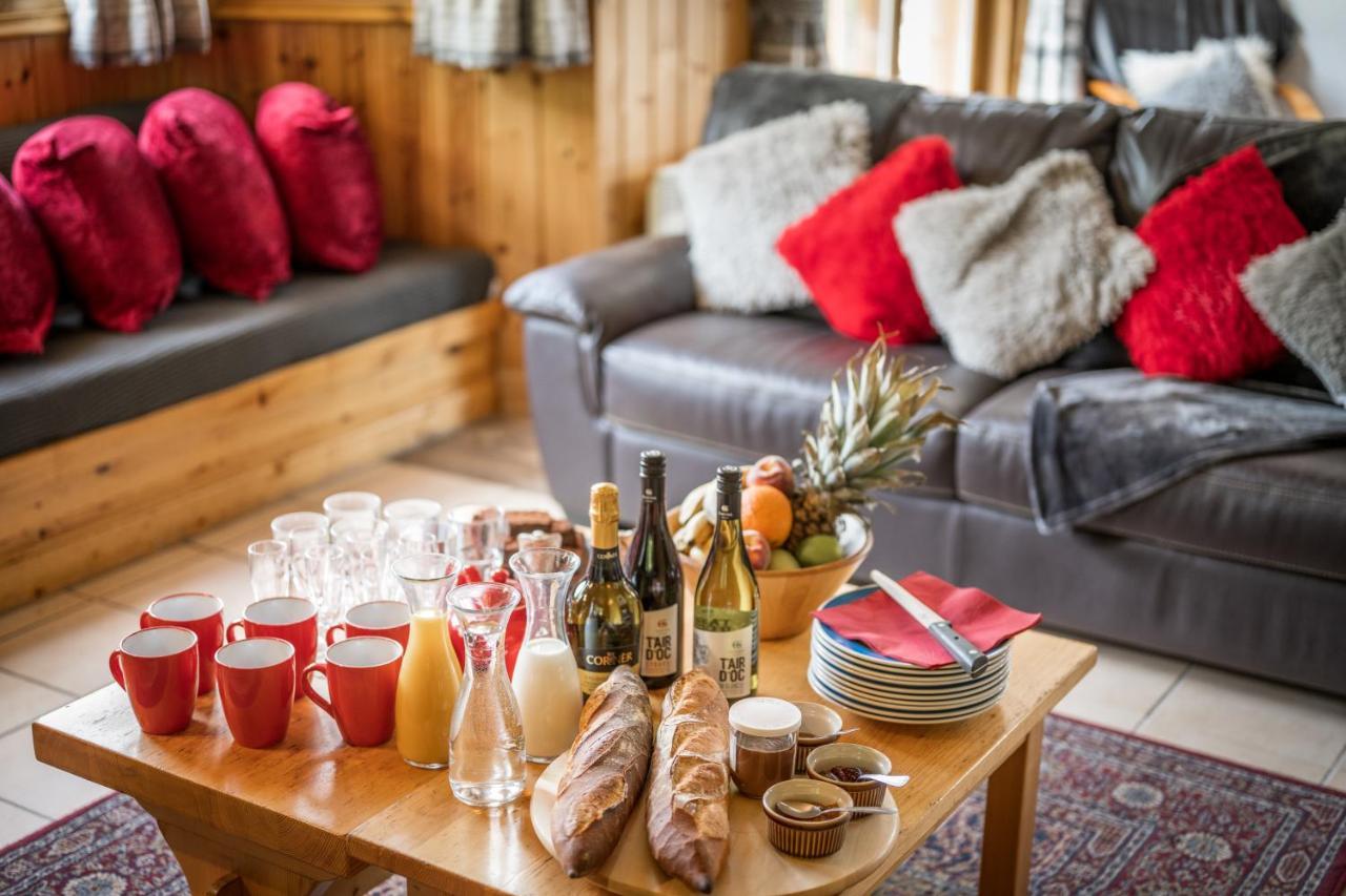 Chalet Himalaya , 10 Person Chalet With 5 Ensuite Bedrooms And Outdoor Jacuzzi In Meribel Centre Exteriör bild