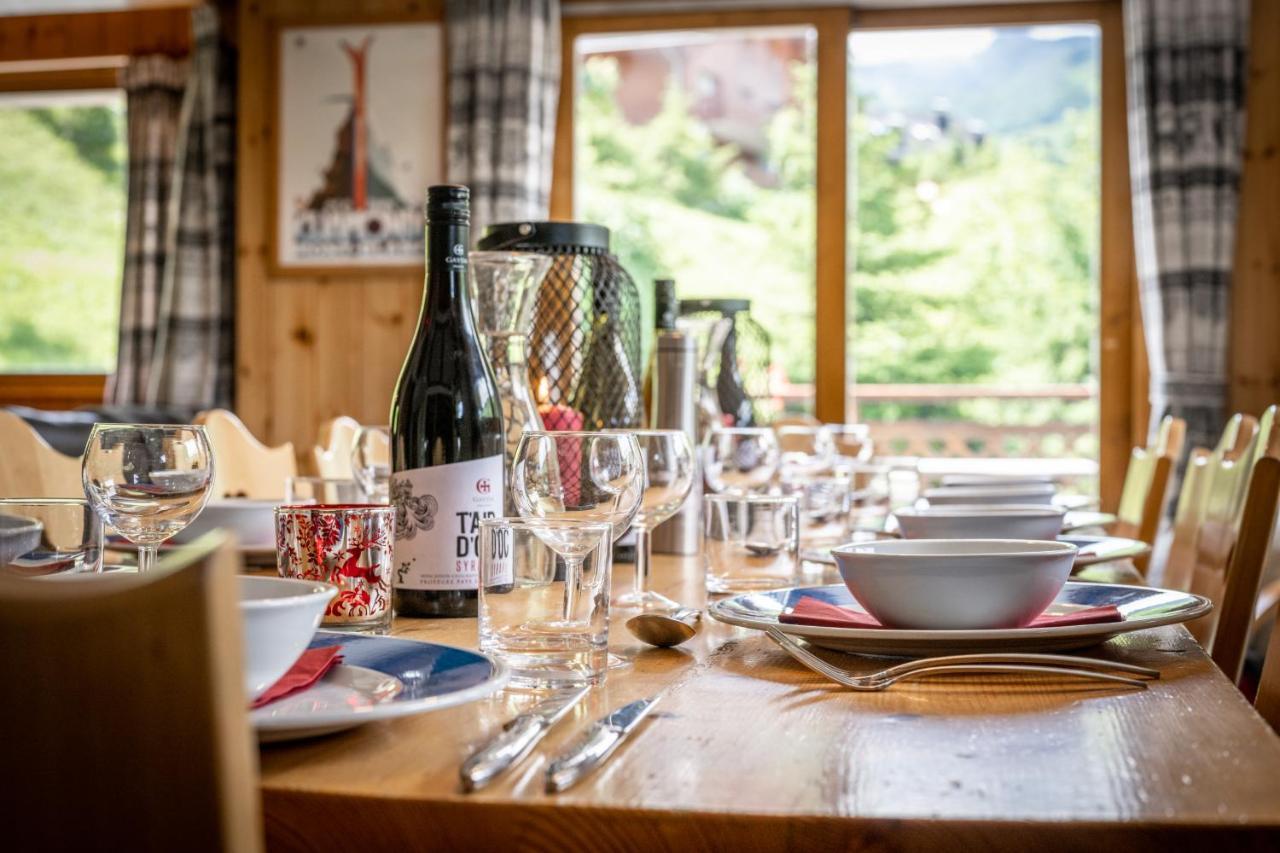 Chalet Himalaya , 10 Person Chalet With 5 Ensuite Bedrooms And Outdoor Jacuzzi In Meribel Centre Exteriör bild